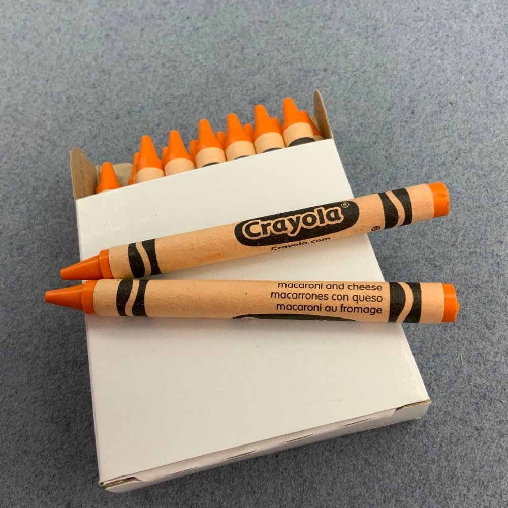 Crayola Crayons Lot of 16 Standard Size Macaroni and Cheese Maccarrones BTS